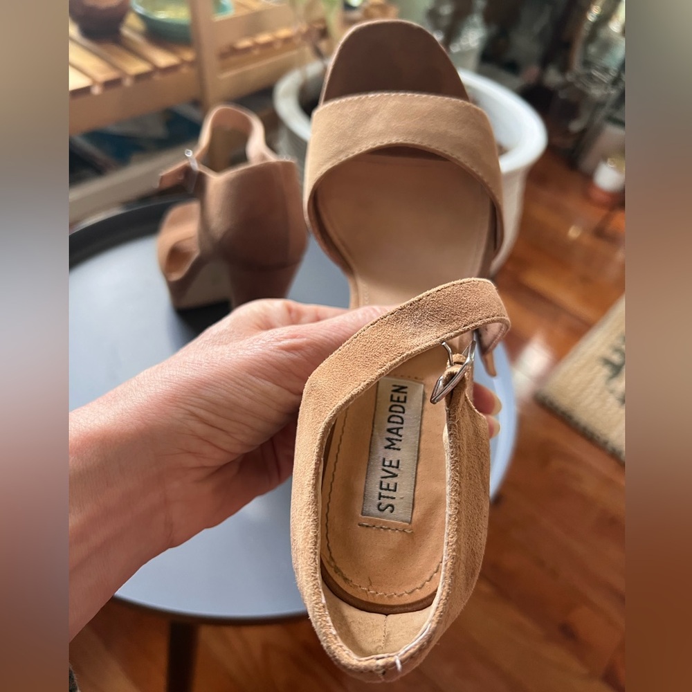 Steve Madden Tan Platform Heels - Picture 6 of 10
